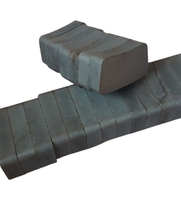 acheter Aimant fait sur commande de moteur de ferrite de lumière de navigation de catégorie de la forme C5 de courbe d'arc online manufacture