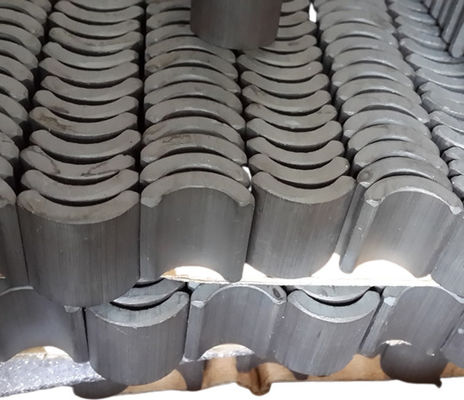 Acheter Magnet ferrite à forme d'arc de qualité Y30 Y40 pour applications moteurs - Magnet céramique dur sur mesure online manufacture