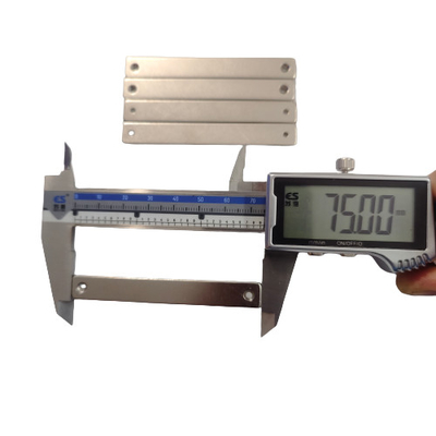 acheter Magnétes permanents de néodyme N42 forts et longs Bloc F75x10x3 avec deux trous anti-enfoncés online manufacture
