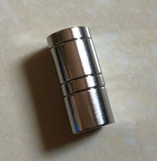 acheter Catégorie forte 18mm x 15mm du disque N35 d'éclat de couleur d'aimants argentés de néodyme online manufacture