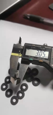 acheter Les aimants ronds agglomérés isotropes ISO9001 du ferrite Y15 ont approuvé online manufacture
